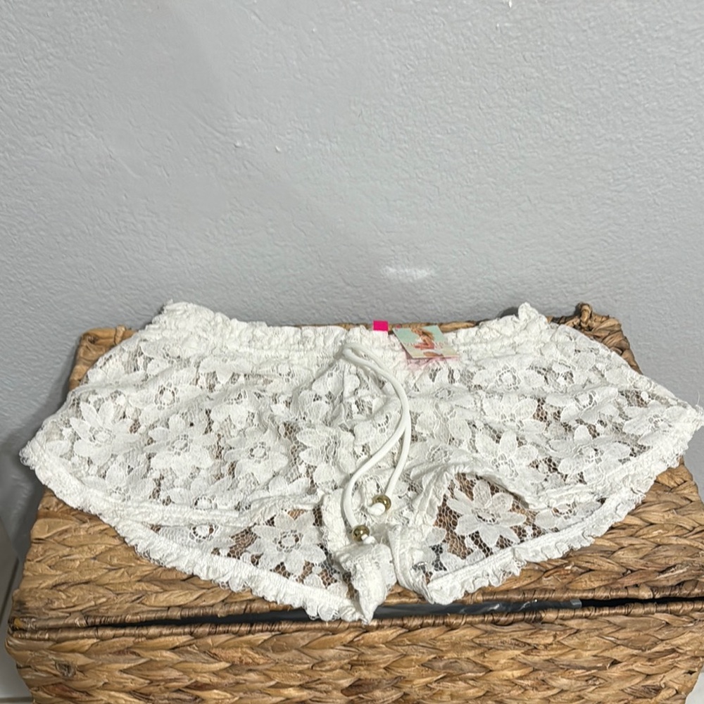 Victoria’s Secret Elegant White Lace Cover up Shorts Size M